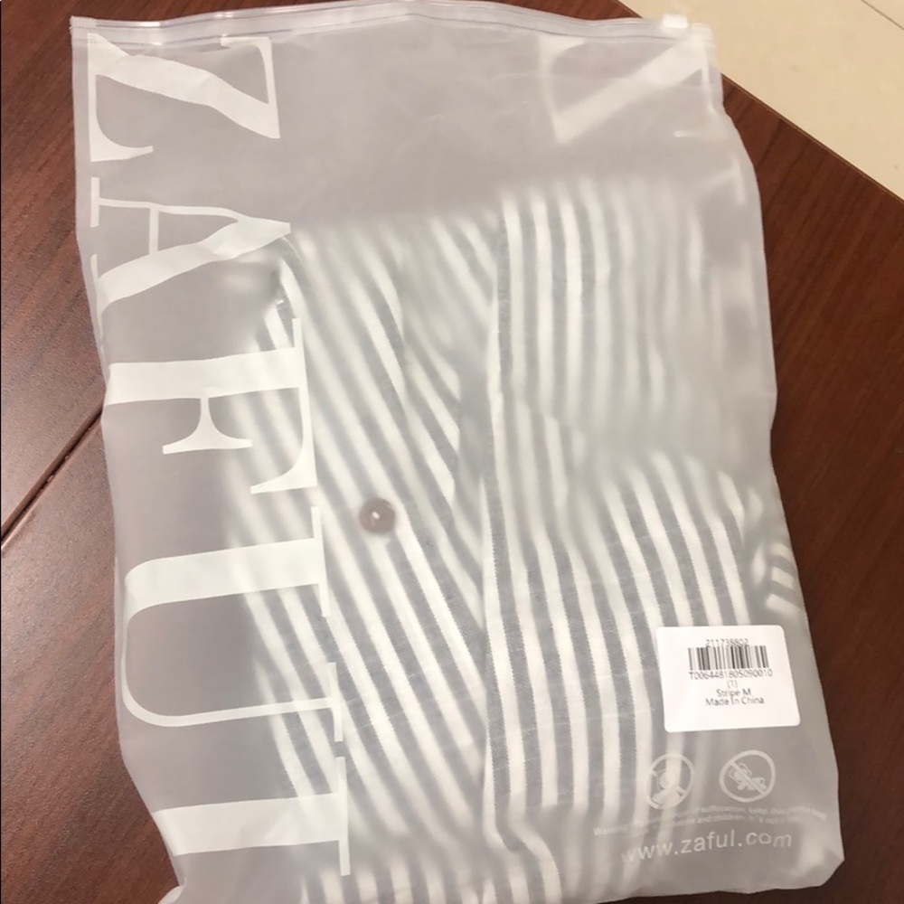 NEW Zaful Striped front knot cutout dress Medium - Picture 6 of 7